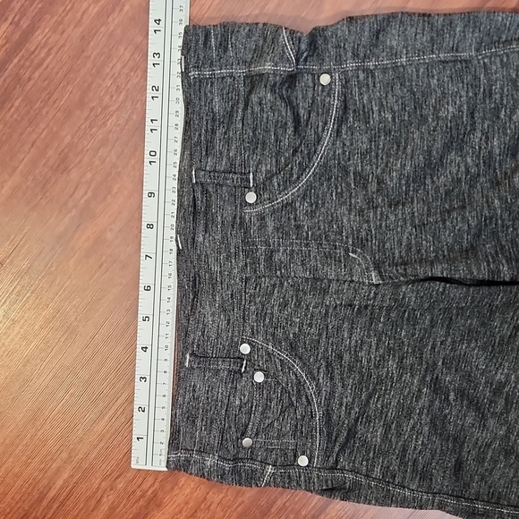 Kuhl Shorts Womens size 4 Bermuda Heather Gray Athletic - Picture 6 of 8